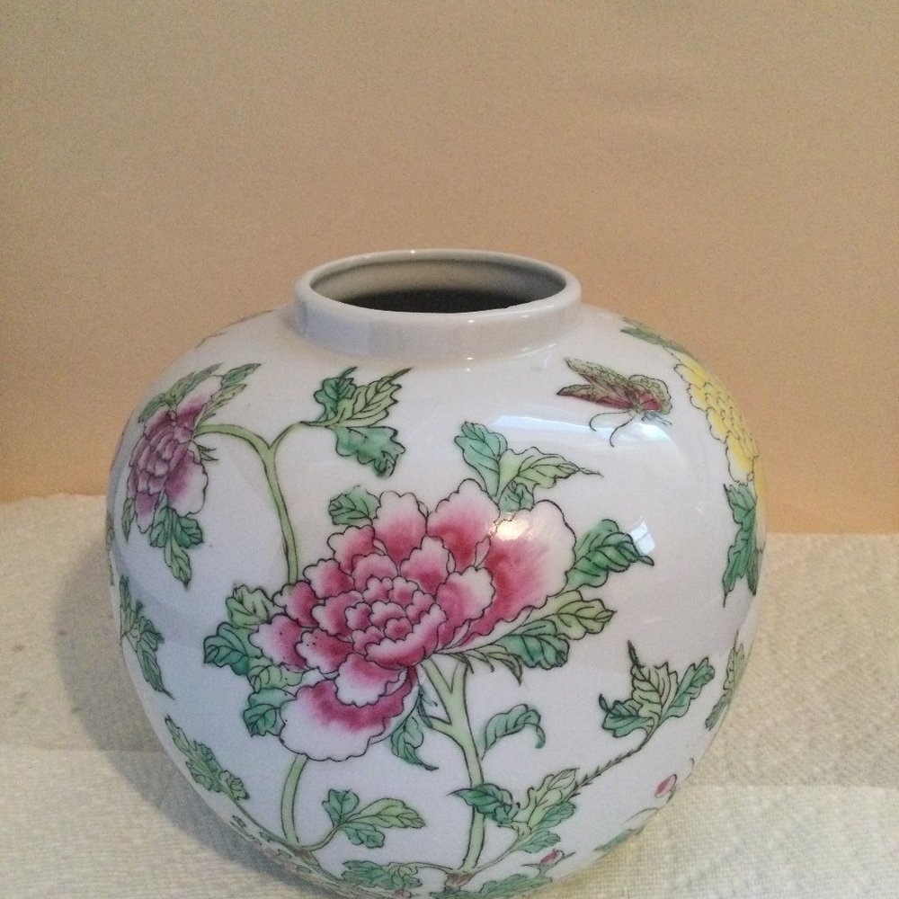 Japanese porcelain ware hand decorated in Hong Kong vase ACF flowers butterflies